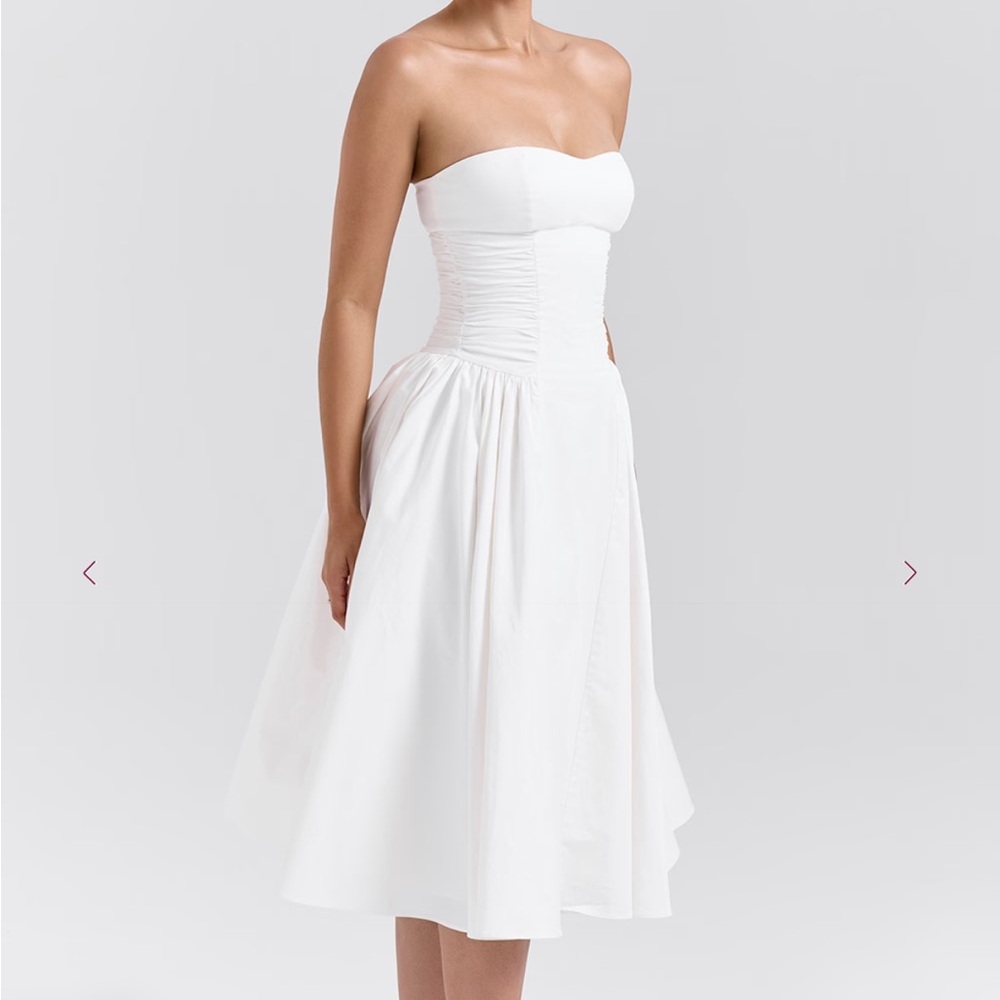 House of CB Georgina Dress XS
Worn once and dry cleaned - Picture 2 of 4